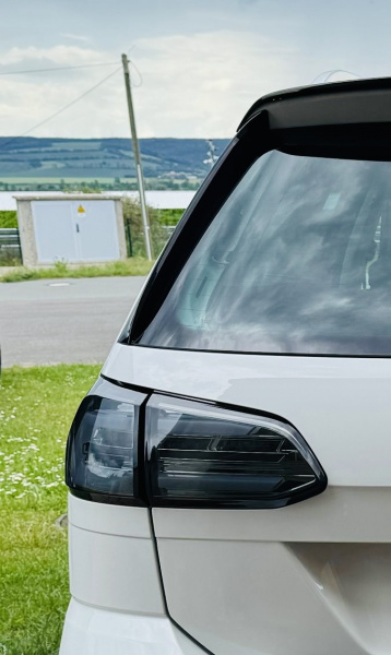 VOLL LED Upgrade Design Rückleuchten Set für VW Golf 7 Facelift Variant (Kombi) 17-20 rauch mit dynamischem LED Blinker